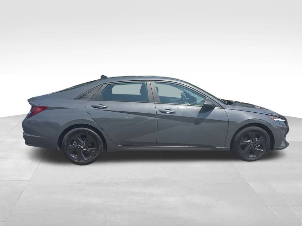 2023 Hyundai Elantra - Image 8 of 12