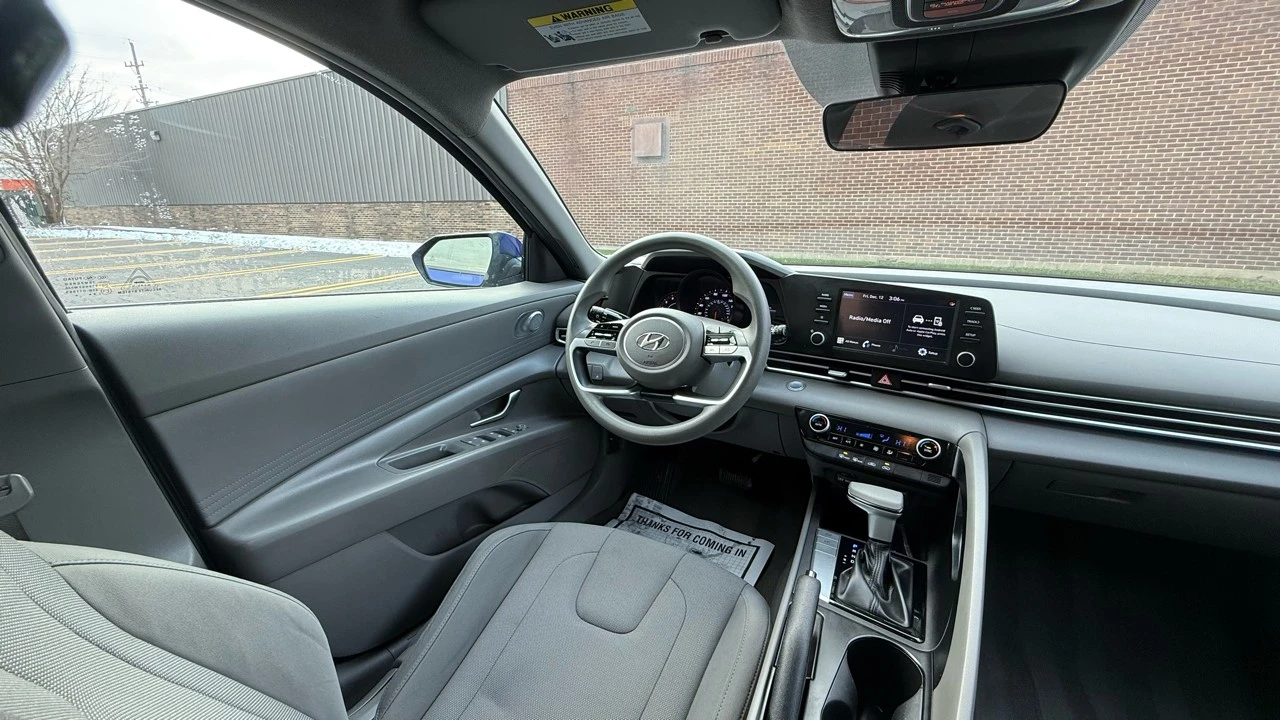 2023 Hyundai Elantra - Image 12 of 21
