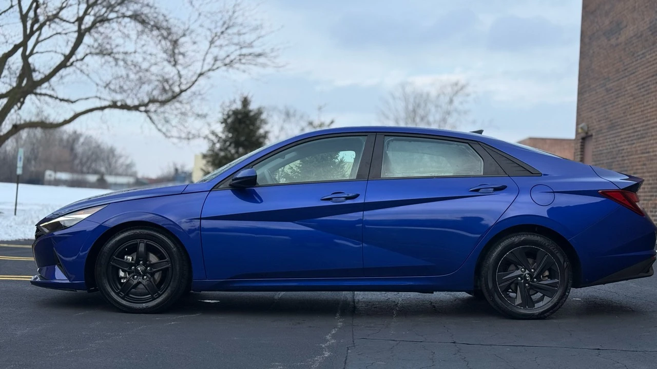 2023 Hyundai Elantra - Image 4 of 21