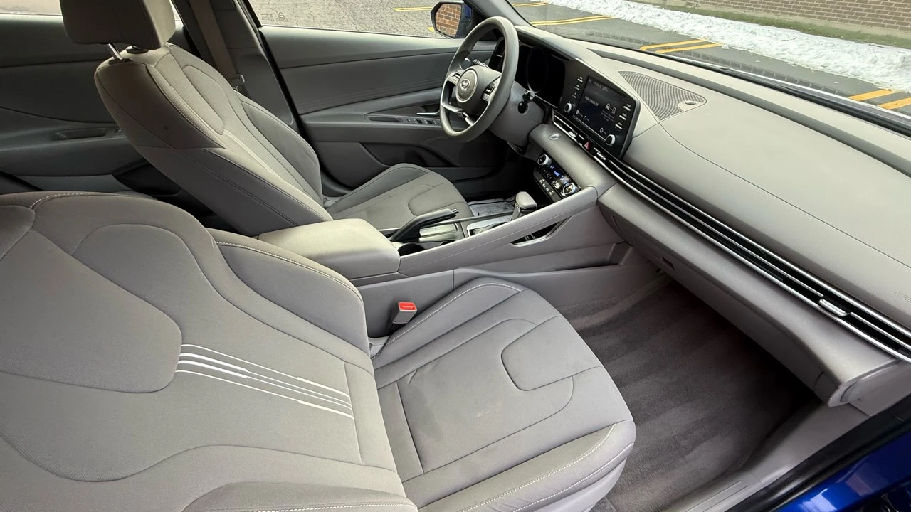 2023 Hyundai Elantra - Image 9 of 21