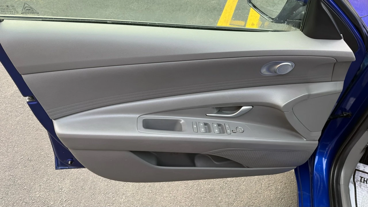 2023 Hyundai Elantra - Image 19 of 21