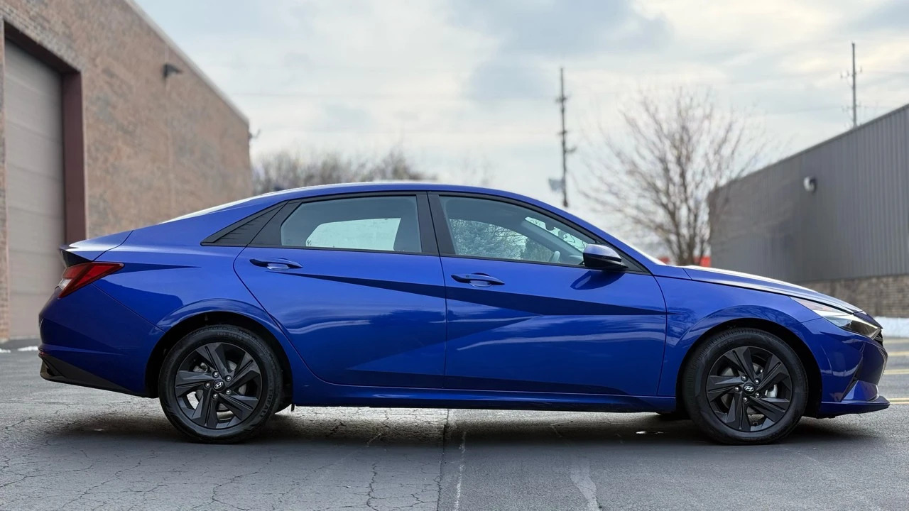 2023 Hyundai Elantra - Image 8 of 21