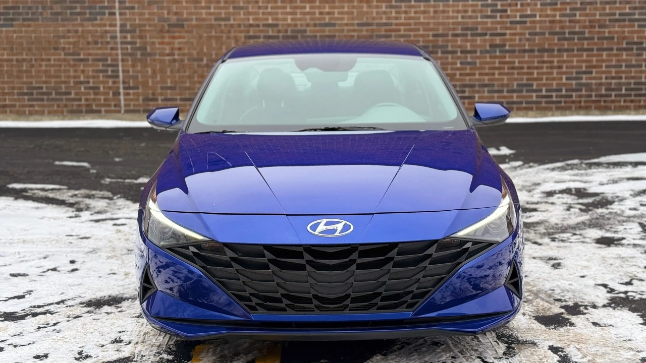 2023 Hyundai Elantra - Image 2 of 21
