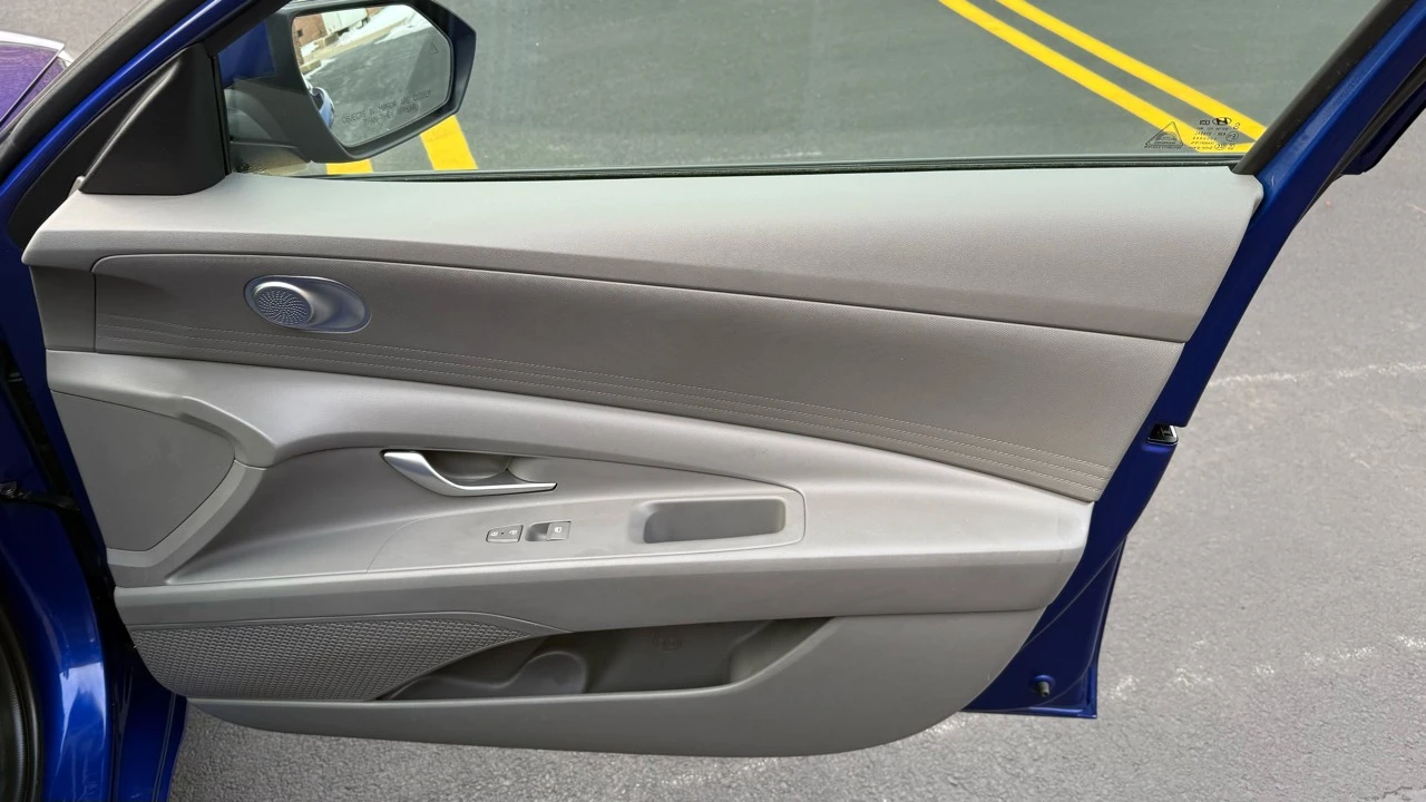 2023 Hyundai Elantra - Image 20 of 21