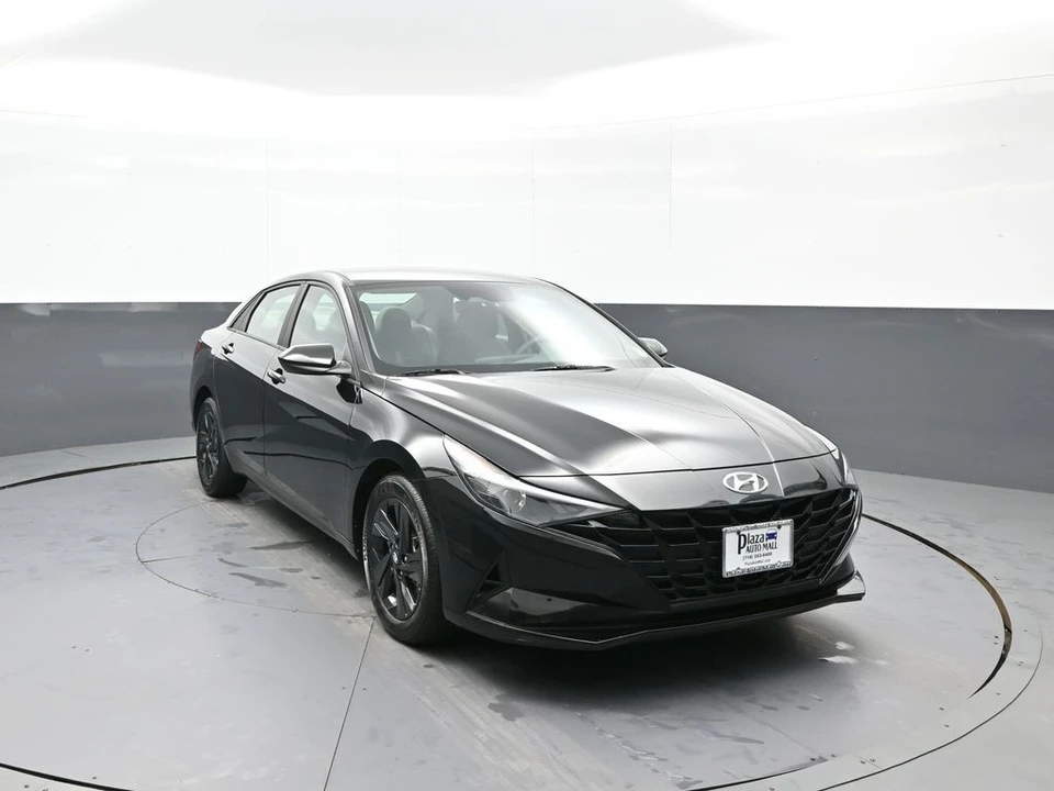 2023 Hyundai Elantra - Image 3 of 12