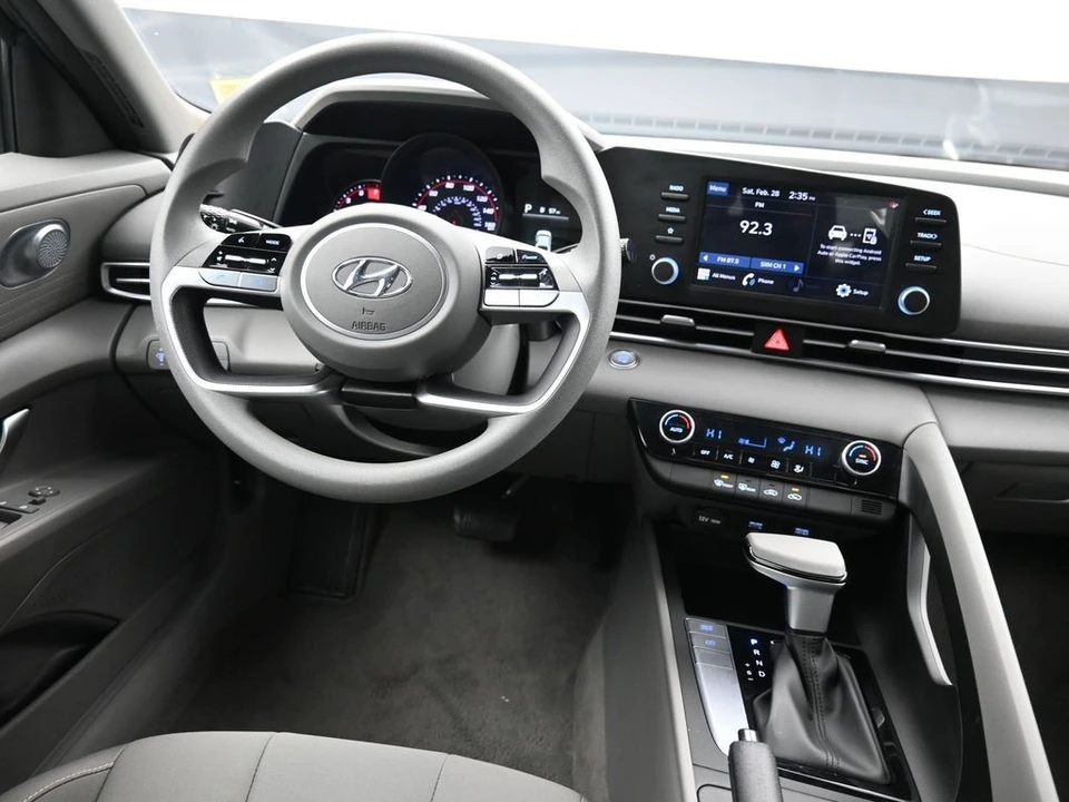 2023 Hyundai Elantra - Image 19 of 21