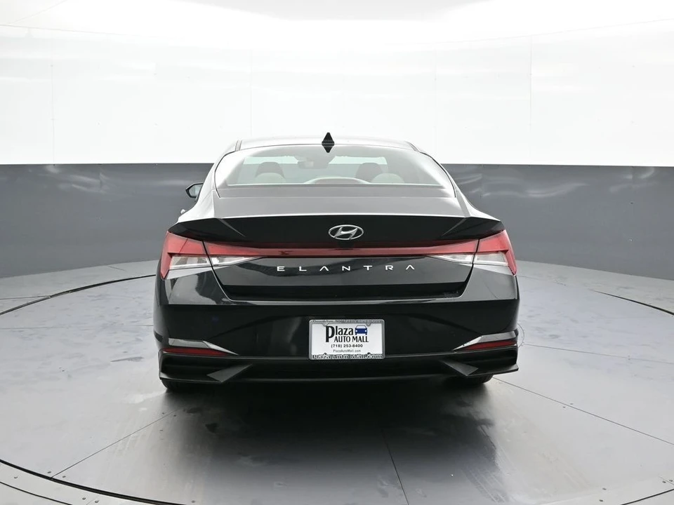 2023 Hyundai Elantra - Image 7 of 12