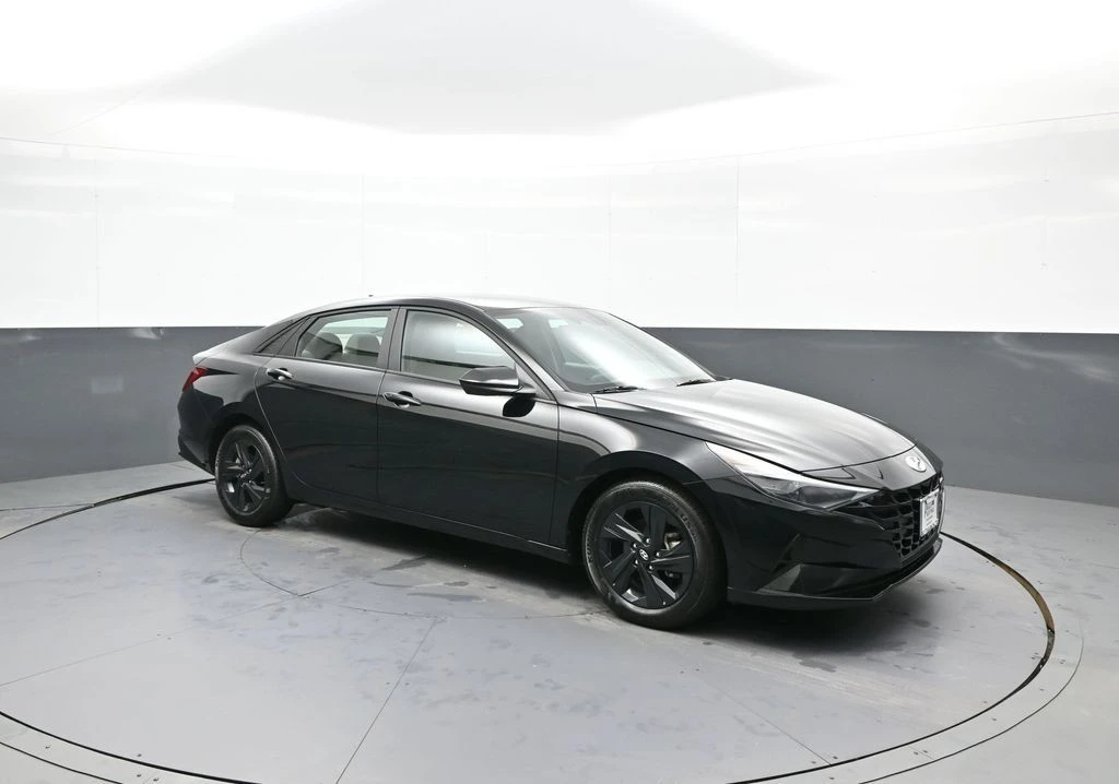 2023 Hyundai Elantra - Image 4 of 21