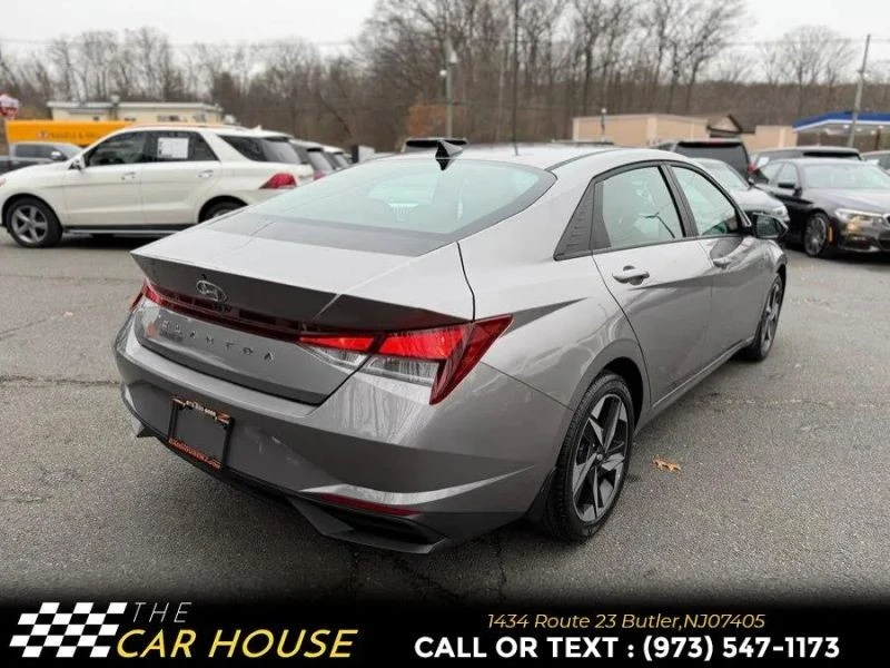 2023 Hyundai Elantra - Image 9 of 12