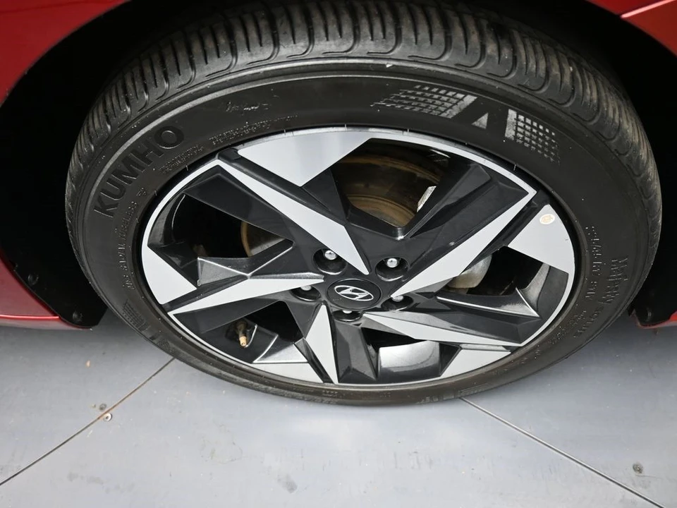 2023 Hyundai Elantra - Image 13 of 21