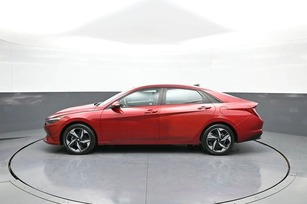 2023 Hyundai Elantra - Image 9 of 21