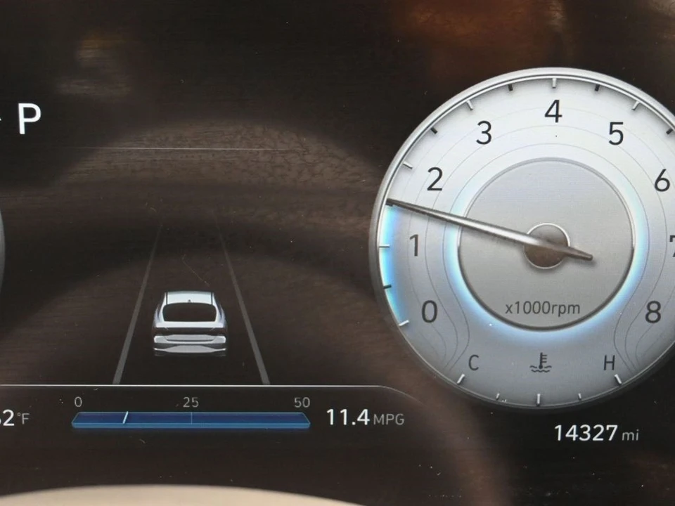2023 Hyundai Elantra - Image 16 of 21