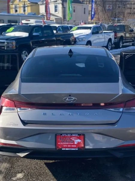 2023 Hyundai Elantra - Image 8 of 12