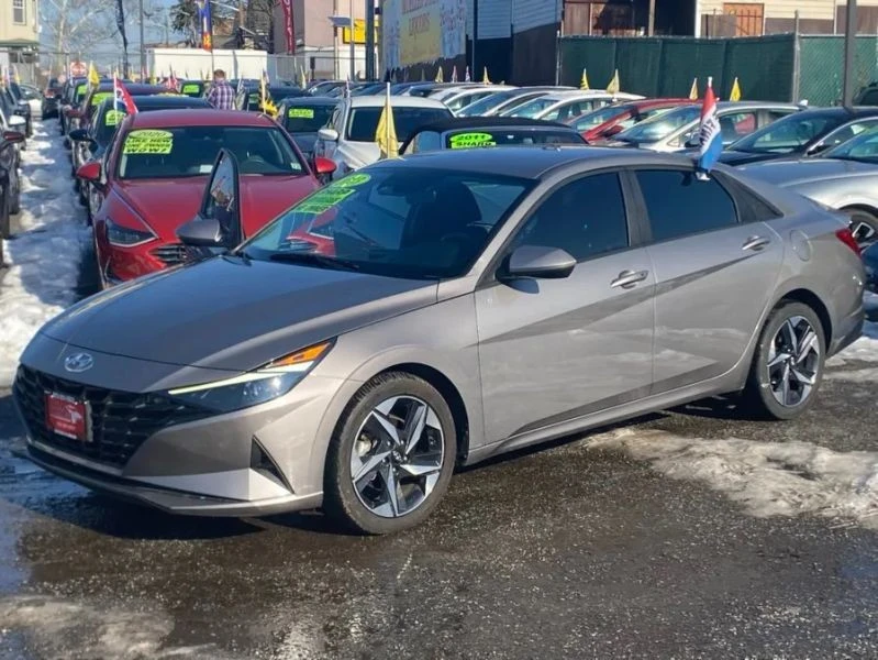 2023 Hyundai Elantra - Image 3 of 12