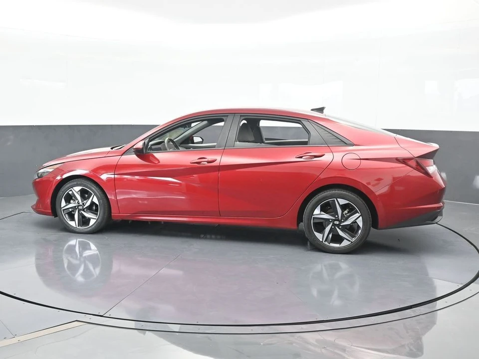 2023 Hyundai Elantra - Image 3 of 12