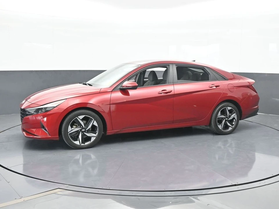 2023 Hyundai Elantra - Image 2 of 12