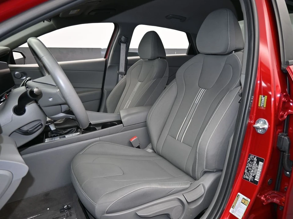 2023 Hyundai Elantra - Image 10 of 12