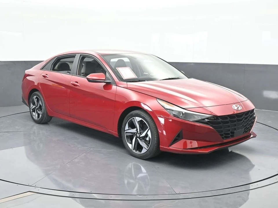 2023 Hyundai Elantra - Image 8 of 12