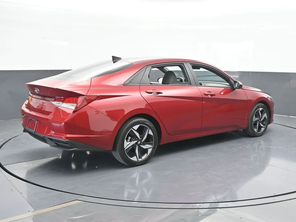 2023 Hyundai Elantra - Image 6 of 12