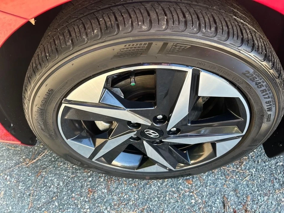 2023 Hyundai Elantra - Image 11 of 12