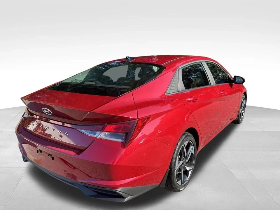 2023 Hyundai Elantra - Image 5 of 12