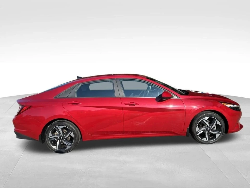 2023 Hyundai Elantra - Image 7 of 12