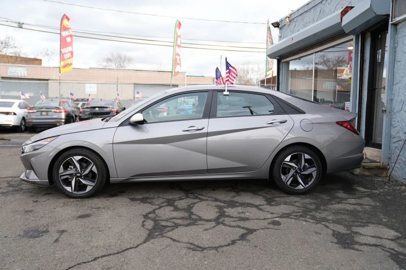 2023 Hyundai Elantra - Image 2 of 12
