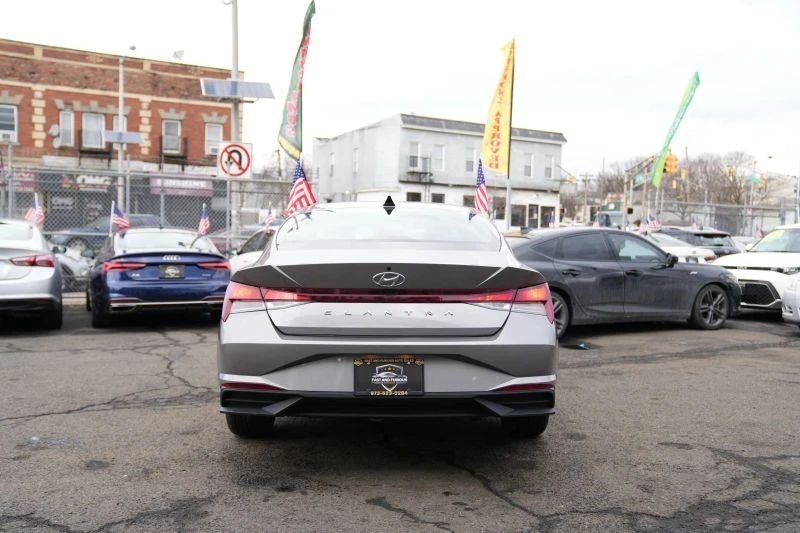 2023 Hyundai Elantra - Image 7 of 12