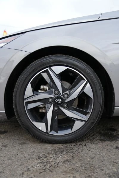2023 Hyundai Elantra - Image 6 of 12