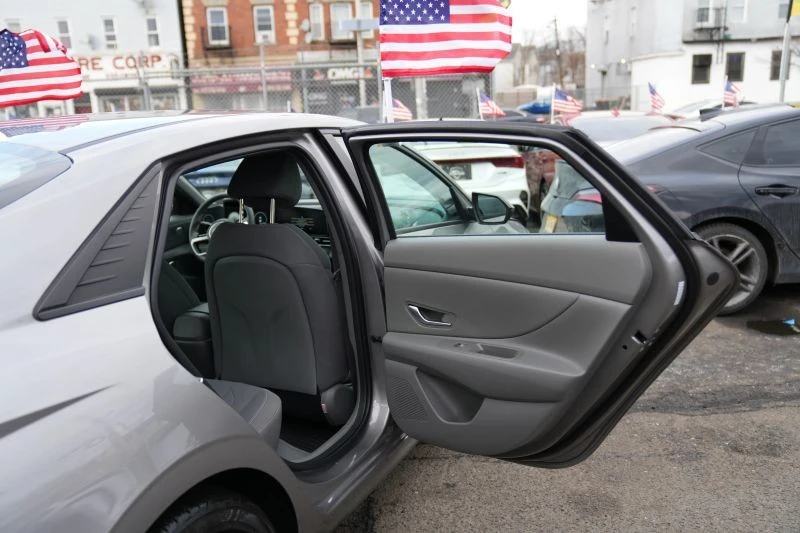 2023 Hyundai Elantra - Image 12 of 12