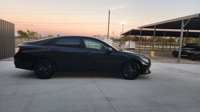 2023 Hyundai Elantra - Image 13 of 21