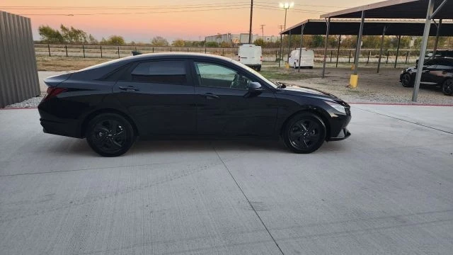 2023 Hyundai Elantra - Image 14 of 21