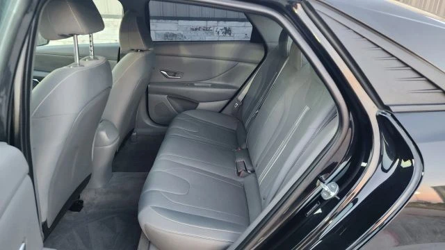 2023 Hyundai Elantra - Image 17 of 21