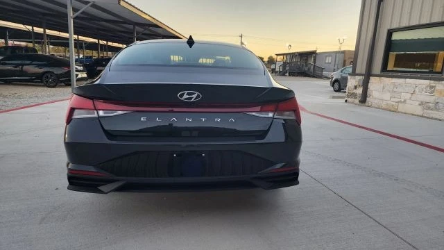 2023 Hyundai Elantra - Image 10 of 21