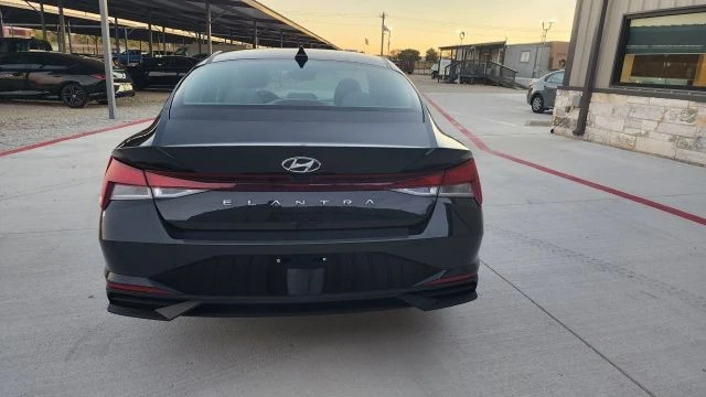 2023 Hyundai Elantra - Image 9 of 21