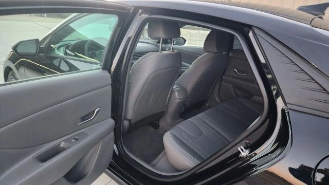 2023 Hyundai Elantra - Image 18 of 21