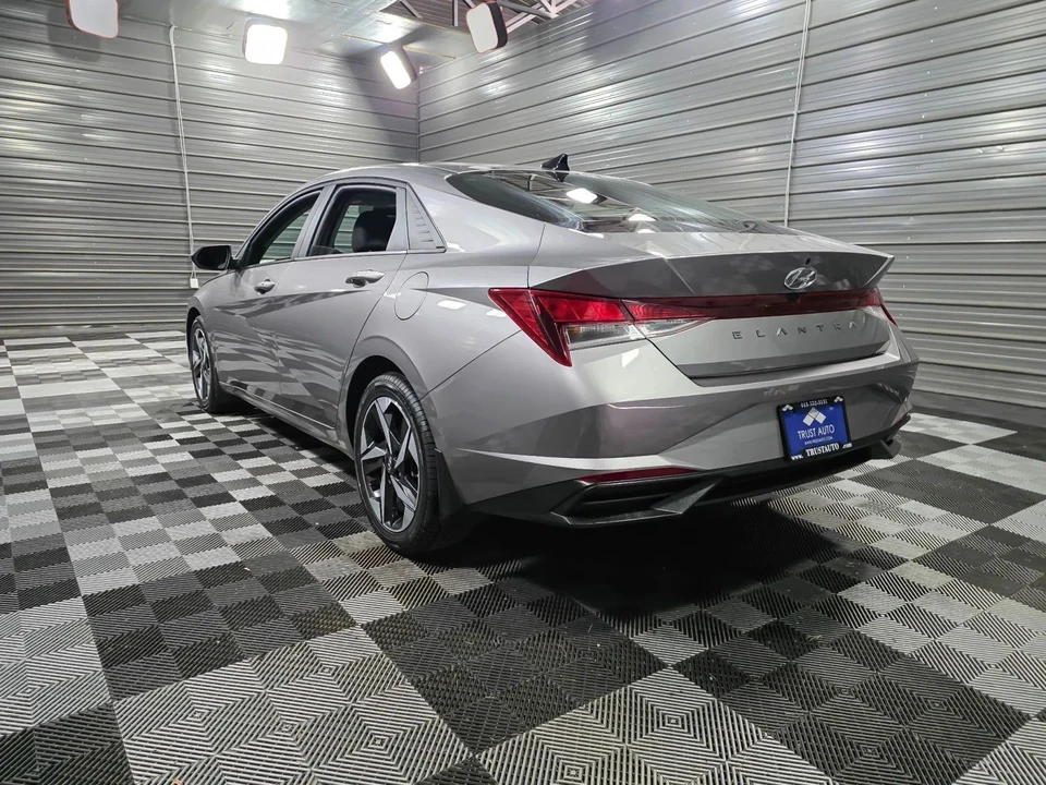 2023 Hyundai Elantra - Image 7 of 12