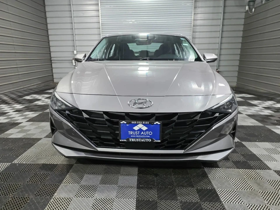 2023 Hyundai Elantra - Image 3 of 12