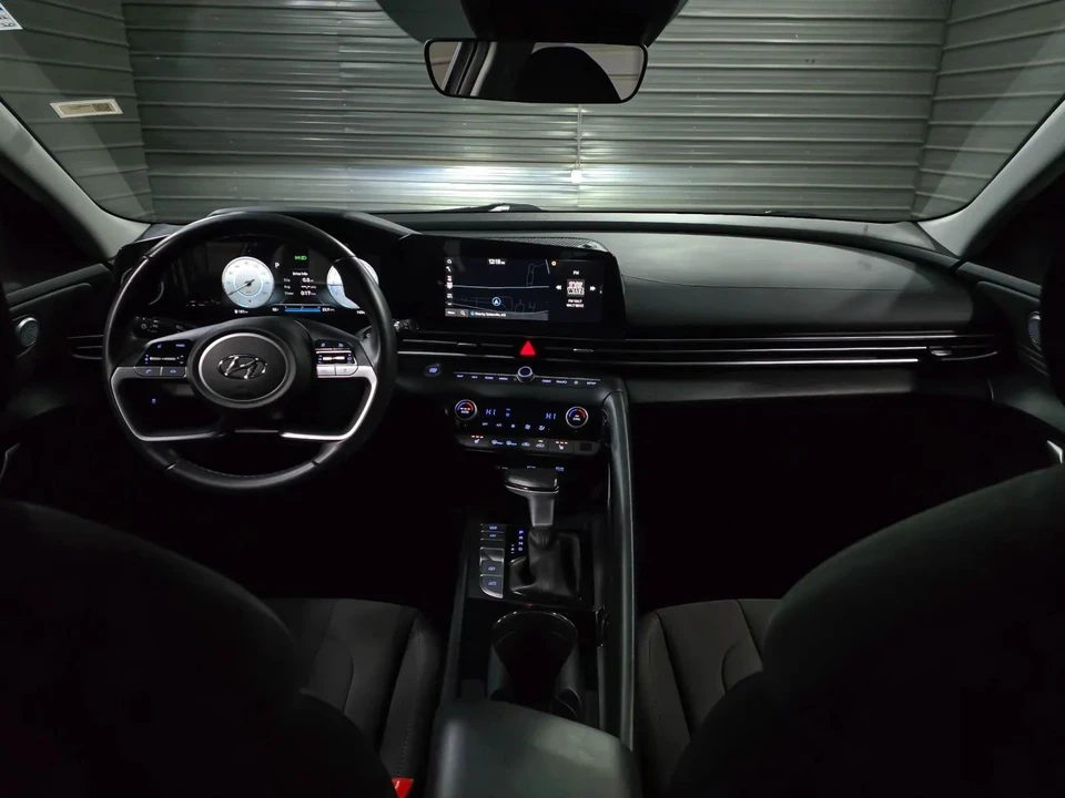 2023 Hyundai Elantra - Image 11 of 12