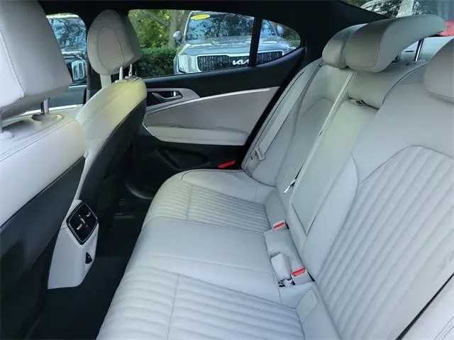 2023 Hyundai Genesis - Image 15 of 18