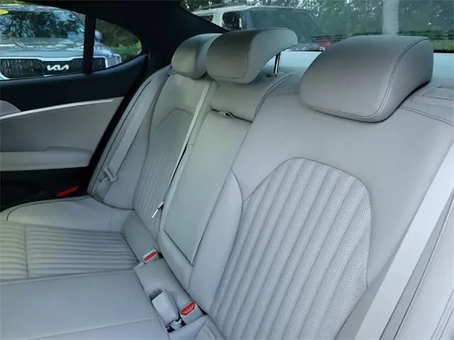 2023 Hyundai Genesis - Image 16 of 18