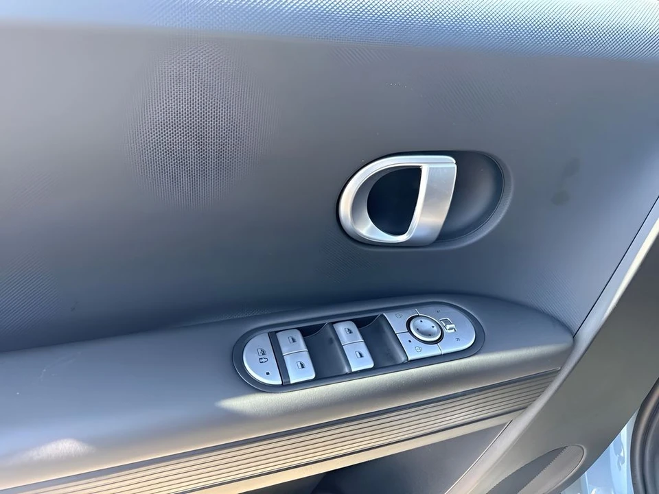 2023 Hyundai Ioniq 5 - Image 21 of 29