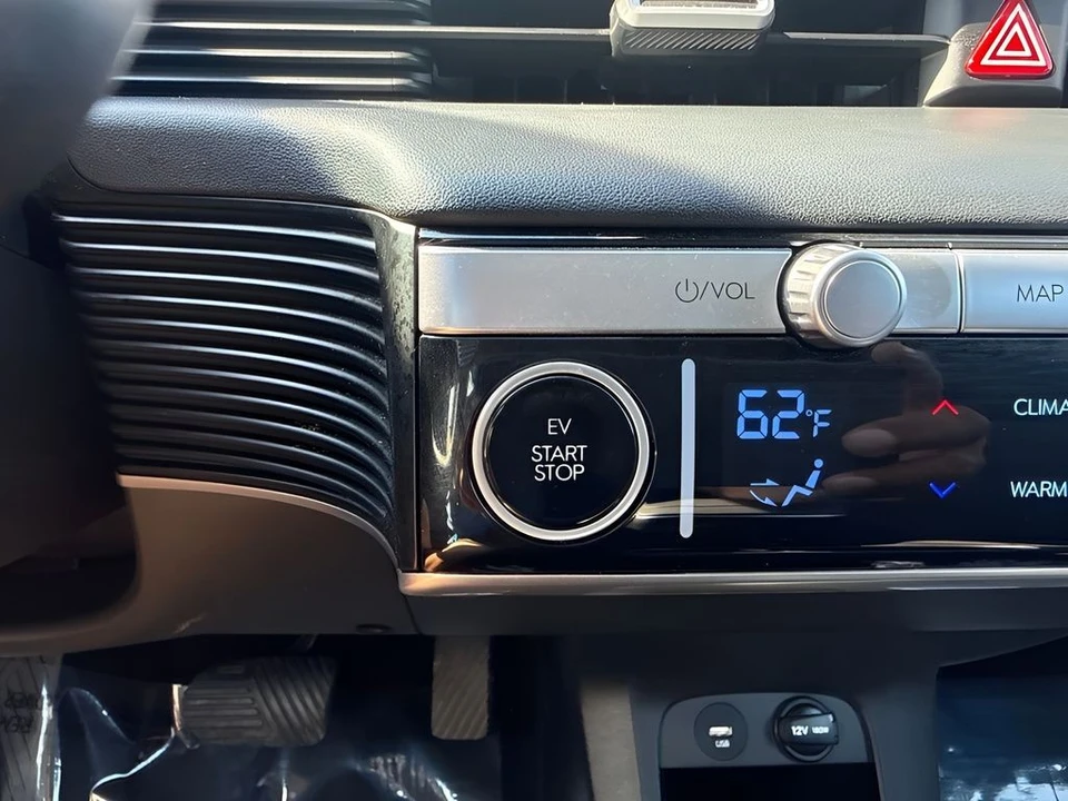 2023 Hyundai Ioniq 5 - Image 17 of 29