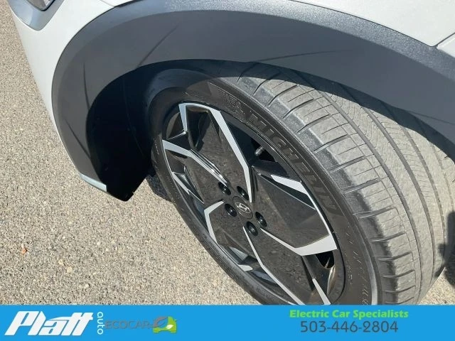 2023 Hyundai Ioniq 5 - Image 16 of 31