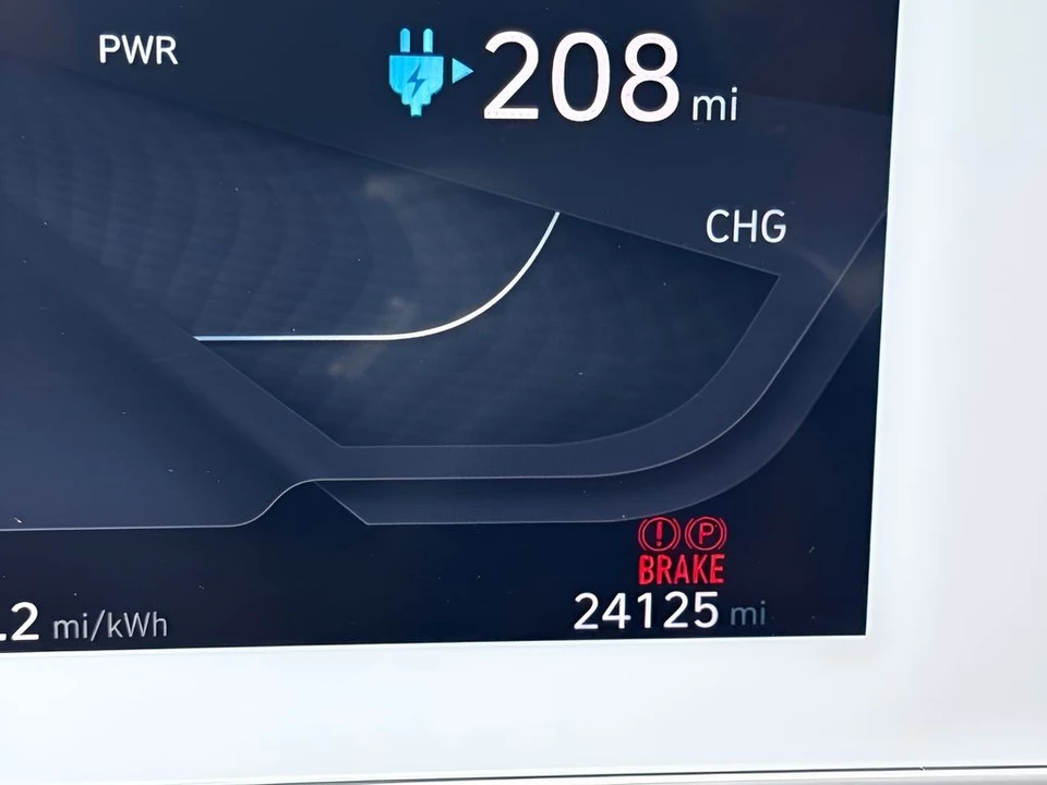 2023 Hyundai Ioniq 5 - Image 21 of 28