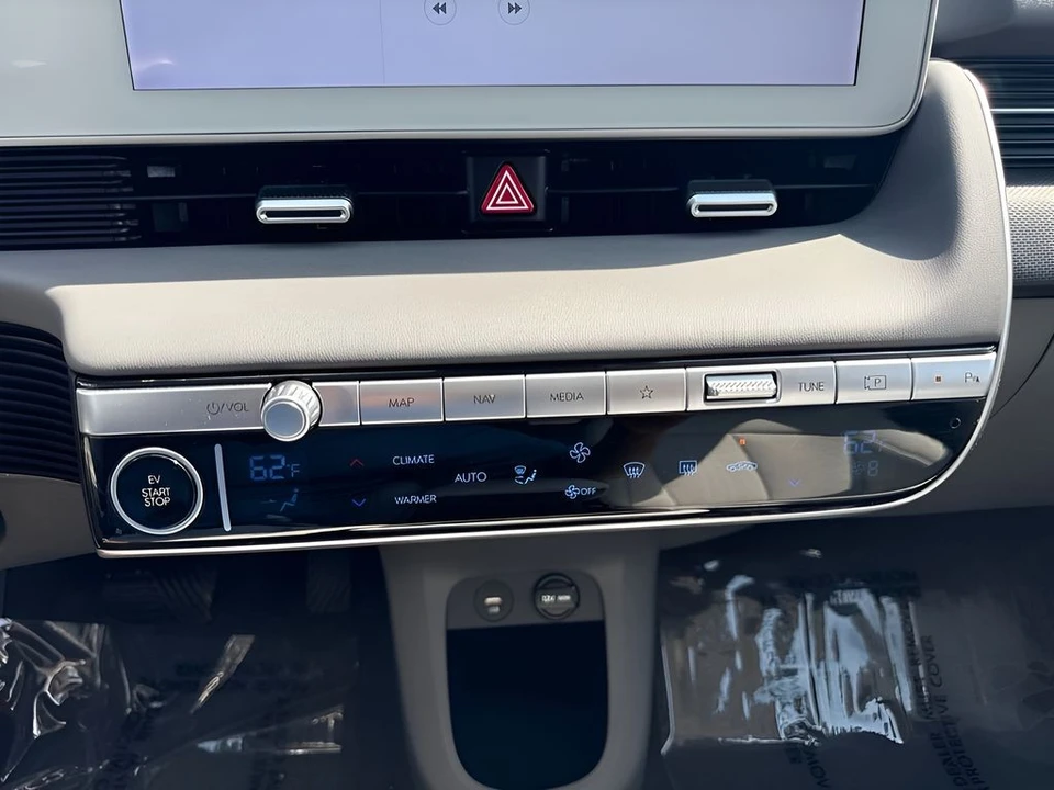 2023 Hyundai Ioniq 5 - Image 14 of 29