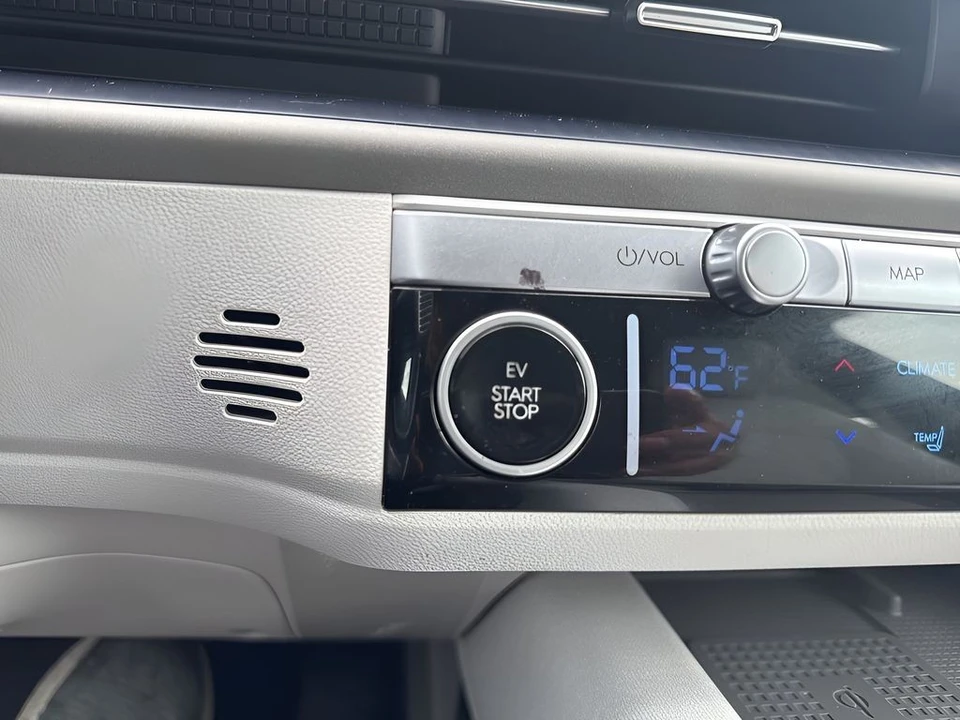 2023 Hyundai Ioniq 5 - Image 21 of 31