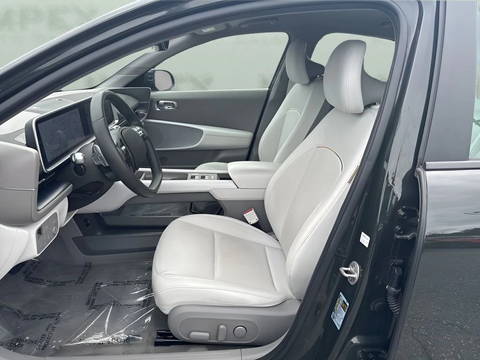 2023 Hyundai Ioniq 5 - Image 9 of 31