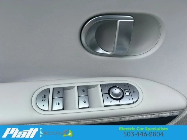 2023 Hyundai Ioniq 5 - Image 12 of 31