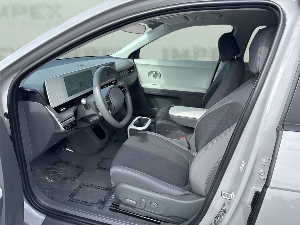 2023 Hyundai Ioniq 5 - Image 9 of 31